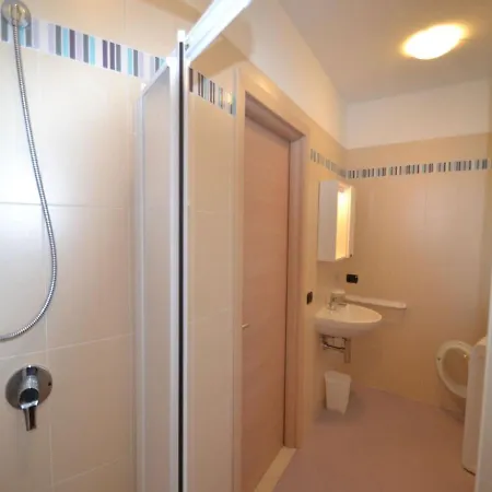 Newly Built Flat In The Heart Of 로솔리나 마레